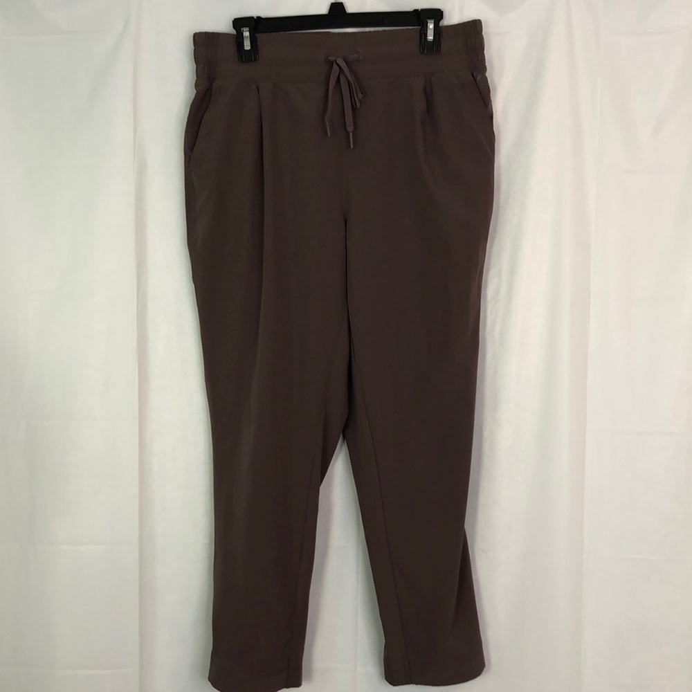 APANA WOMANS WINDBREAKER CHOCOLATE ANKLE PANTS SIZE L